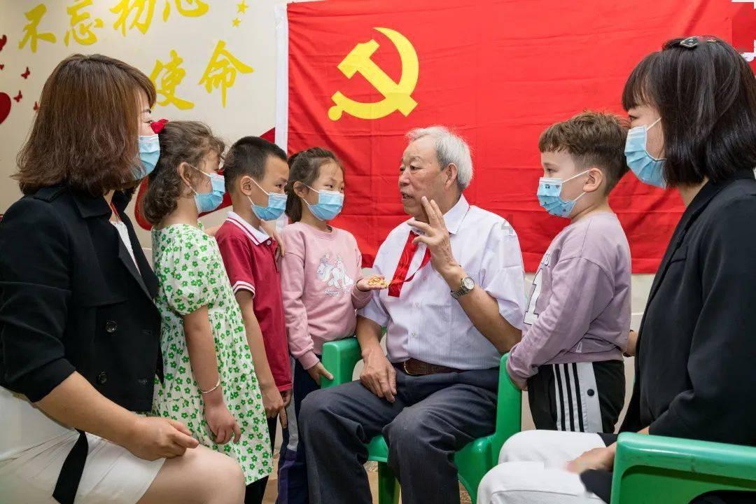 女人为什么喜欢穿裙子，而且喜欢搭配高跟鞋？